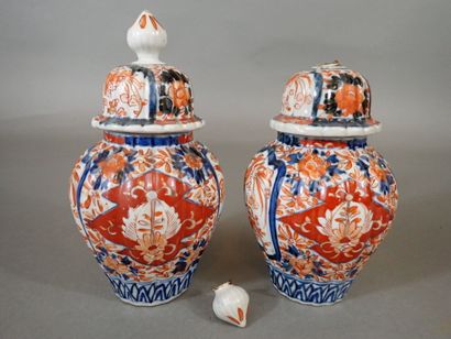 Japon, Imari, fin du XIXe siècle, Paire de...