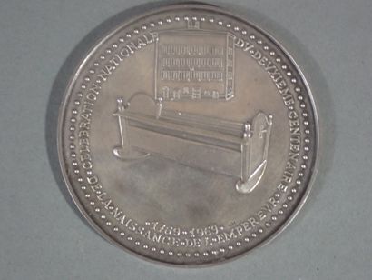 MEDAILLE en argent, d'ap. A. de Jaeger. Avers...
