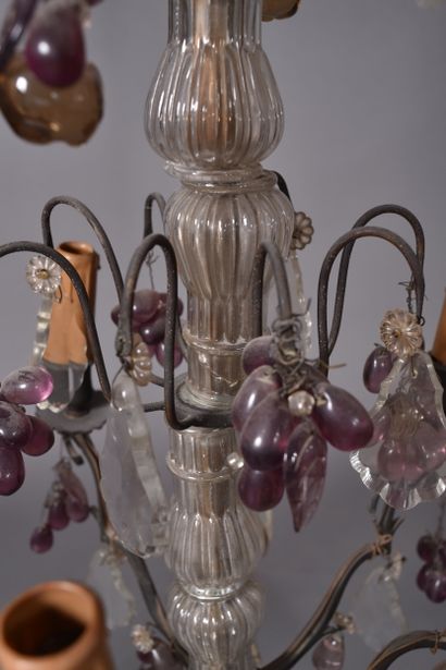 Lustre en bronze doré et pampilles à huit...