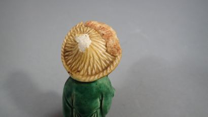 Ensemble de quatre statuettes en grès de...