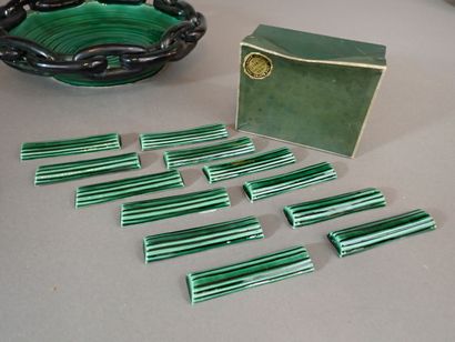 Ensemble en céramique verte comprenant :...