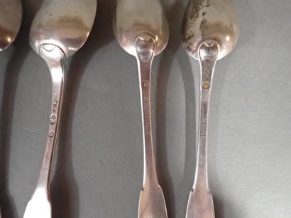 Lot de six cuillères à café en argent, modèle...