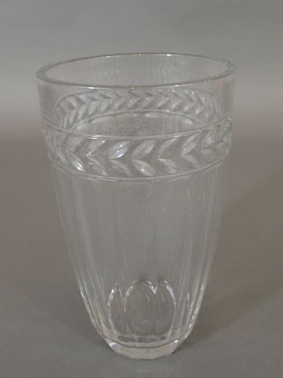 VILLEROY BOCH, Vase en cristal à décor de...