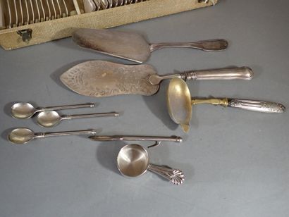 CHRISTOFLE, Partie de Ménagère en métal argenté...