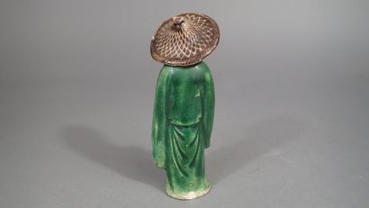 Ensemble de quatre statuettes en grès de...