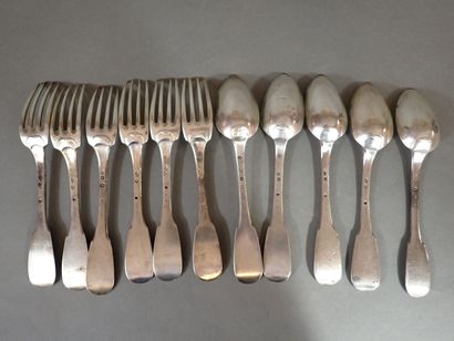Lot de 6 fourchettes et 5 cuillères de table...