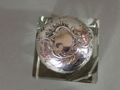 Encrier en verre avec fermoir en argent à...