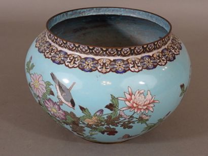 JAPON, fin XIXe ?, Cache-pot en émail cloisonné...