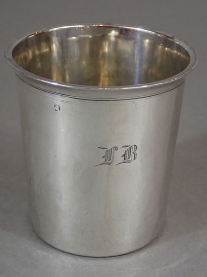 Timbale en argent, avec monogramme gravé...
