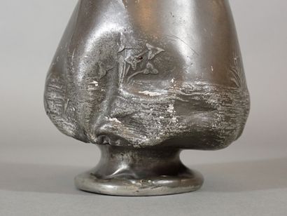 Jules JOUANT (1863-1921), Vase en étain de...