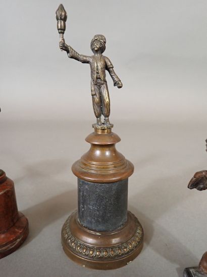Lot de petits sujets en bronze et régule....