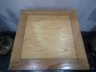 Ecole du Xxe siècle, Table carrée en bois,...