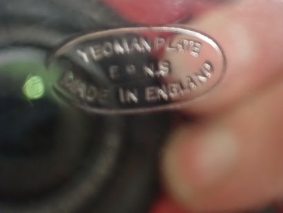 ANGLETERRE, Lot comprenant une saucière et...