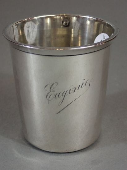 Timbale en argent, avec inscription gravée...