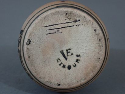 CIBOURE, Vase ovoïde en grès à décor émaillé...