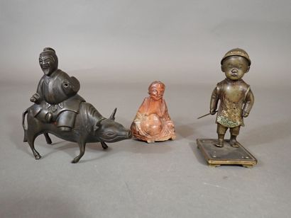 CHINE ?, Lot de trois statuettes comprenant...