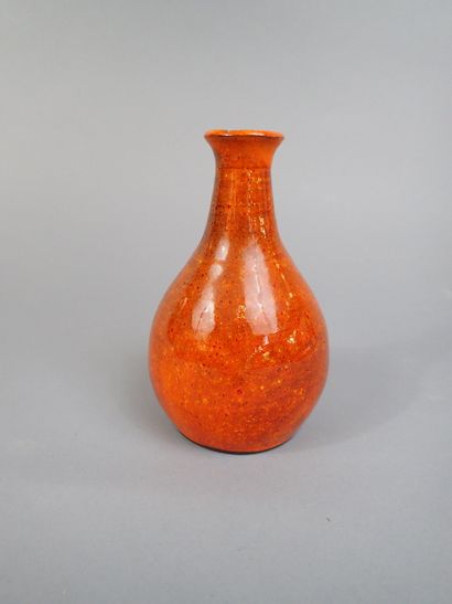SC CANNES. Vase en céramique de forme balustre...