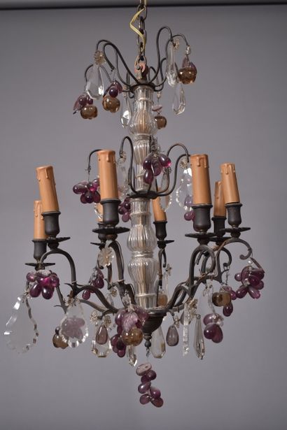 Lustre en bronze doré et pampilles à huit...