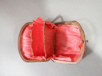 Lot de petites boites en métal argenté, boite...