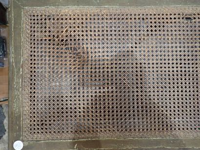 Banquette en bois et cannage reposant sur...