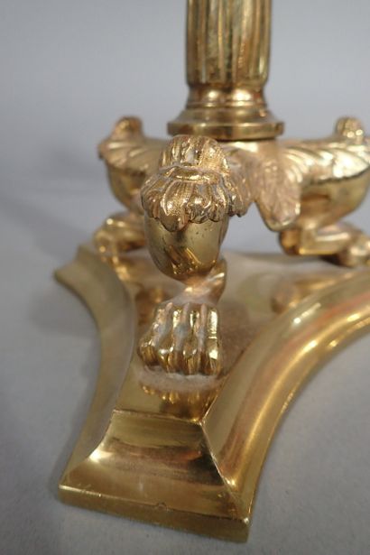 Bougeoir en bronze doré à 4 bras de lumière,...
