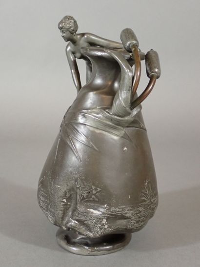 Jules JOUANT (1863-1921), Vase en étain de...