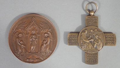 Lot de 2 médailles religieuses :
- AFRIQUE....