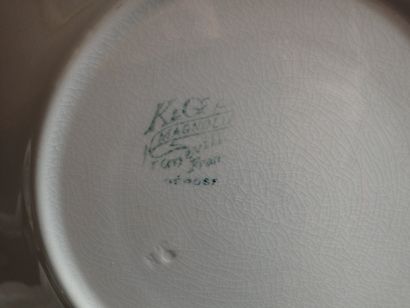 LUNEVILLE, Partie de service en faïence émaillée...