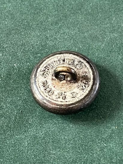 IDF. Bouton de gilet de l’équipage de Crezancy...