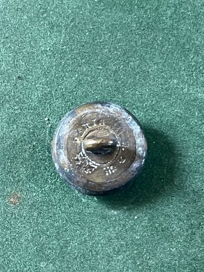 IDF. Bouton de gilet de l’équipage de S.A...