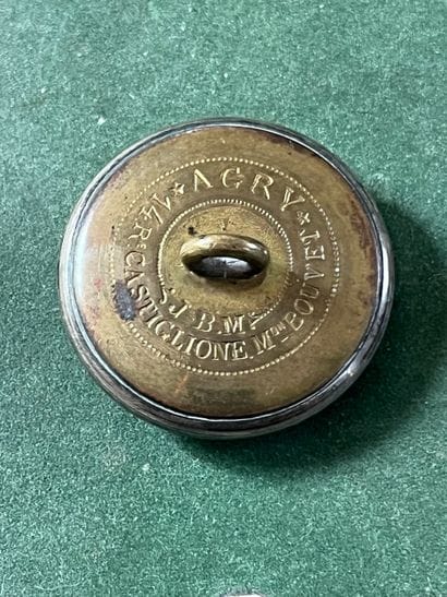 BRE. Bouton de tenue de l’équipage de Goulaines...