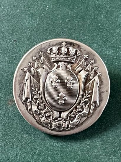 Bouton de tenue des gardes de Chambord (1870-1873)...