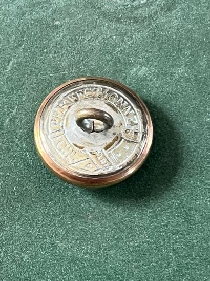 AUV. Bouton de gilet de l’équipage Bary (1898-1910)...