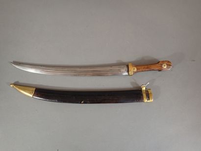 Sabre Beibout russe 1907
Monture en laiton,...