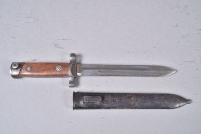 Italie. Baïonnette modèle 1938 à lame fixe....