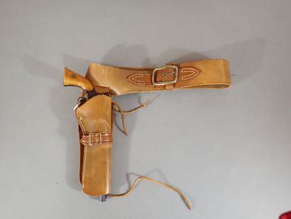 Revolver type Remington 1858.
Six coups en...