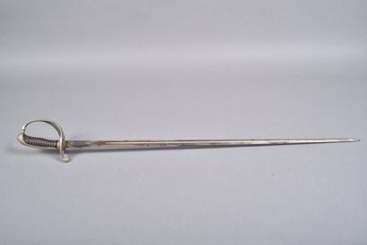 Sabre d’officier 1882.
Monture en fer et...