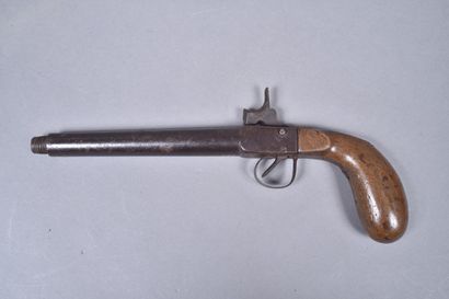 Long pistolet à coffre.
Système à percussion.
Long...