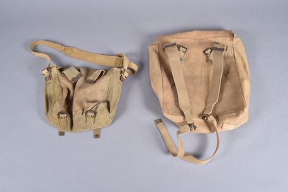 GB- Deux sacs large et small pack daté 1944...