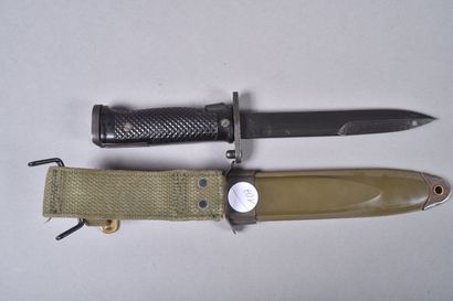 US- Baïonnette US M5A1. Poignée à plaquette...