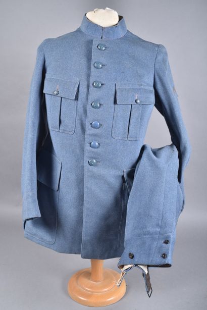 Ensemble d’officier d’artillerie composé...