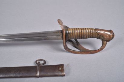 Sabre d’officier de cavalerie modèle 1882.
Monture...