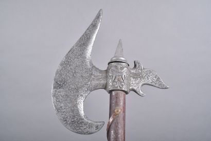 Hache et deux fléaux d’armes dans le goût...