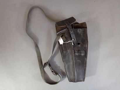 Etui en cuir noir pour lance grenade du fusil...
