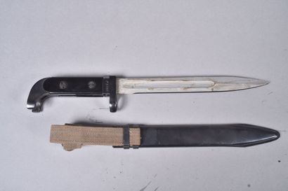 RDA- Baïonnette pour AK47. Poignée en matière...