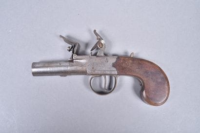 Petit pistolet à coffre par Forth à York.
Système...