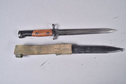 Belgique. Baïonnette type 1949. Poignée à...