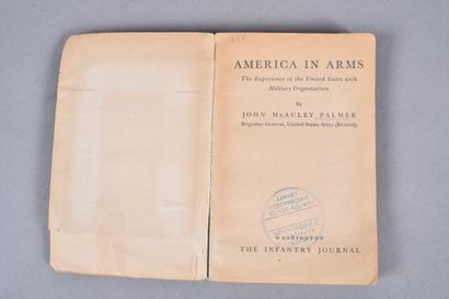 US- Deux livres en langue anglaise. « América...