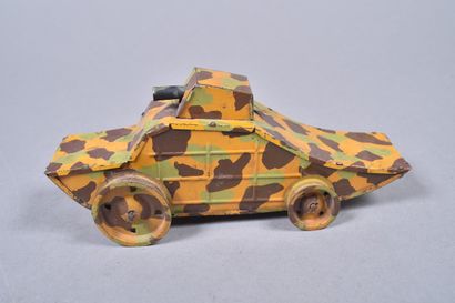 Jouet mécanique. Petit char d’assaut type...