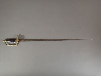 Épée d’officier vers 1800.
Monture en laiton...